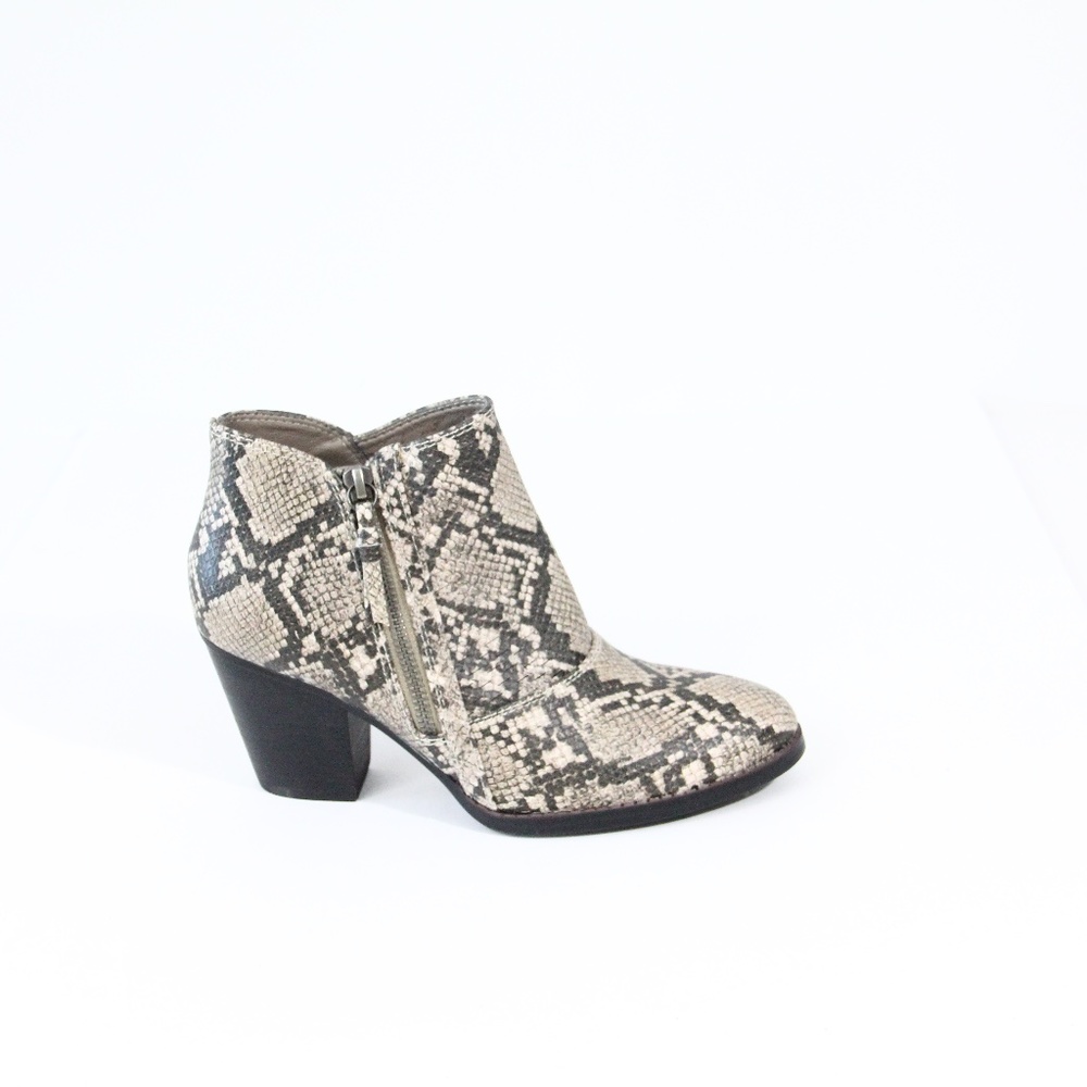 BareTraps Ankle Boots NEW Women Western Bootie sz 6.5 snakeskin print